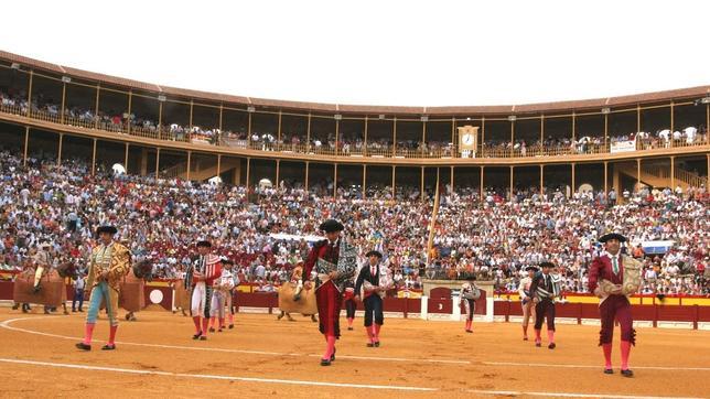 Comienza la Feria de la hogueras de San Juan en Alicante