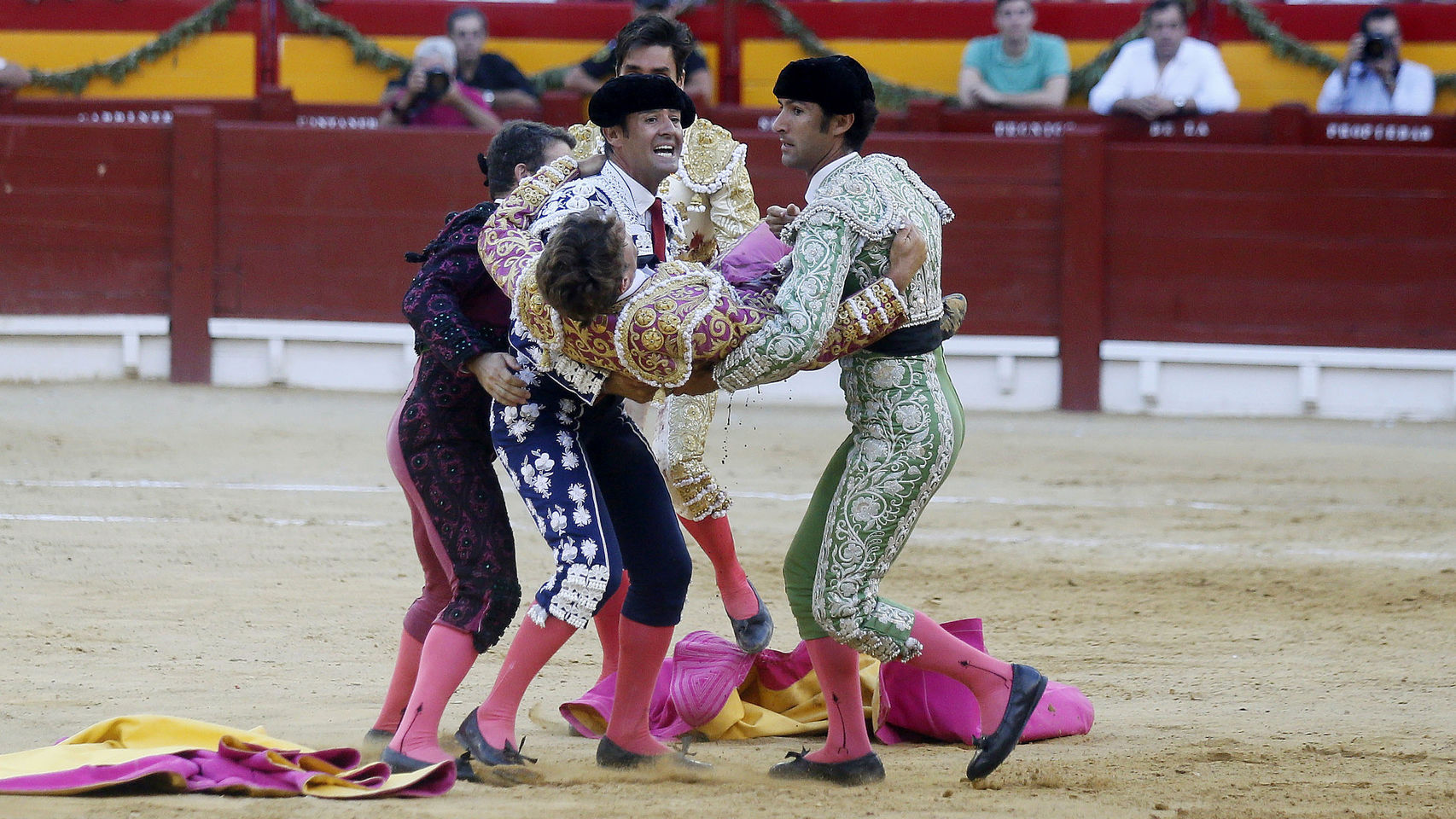 Escribano pasa de nuevo por quirófano