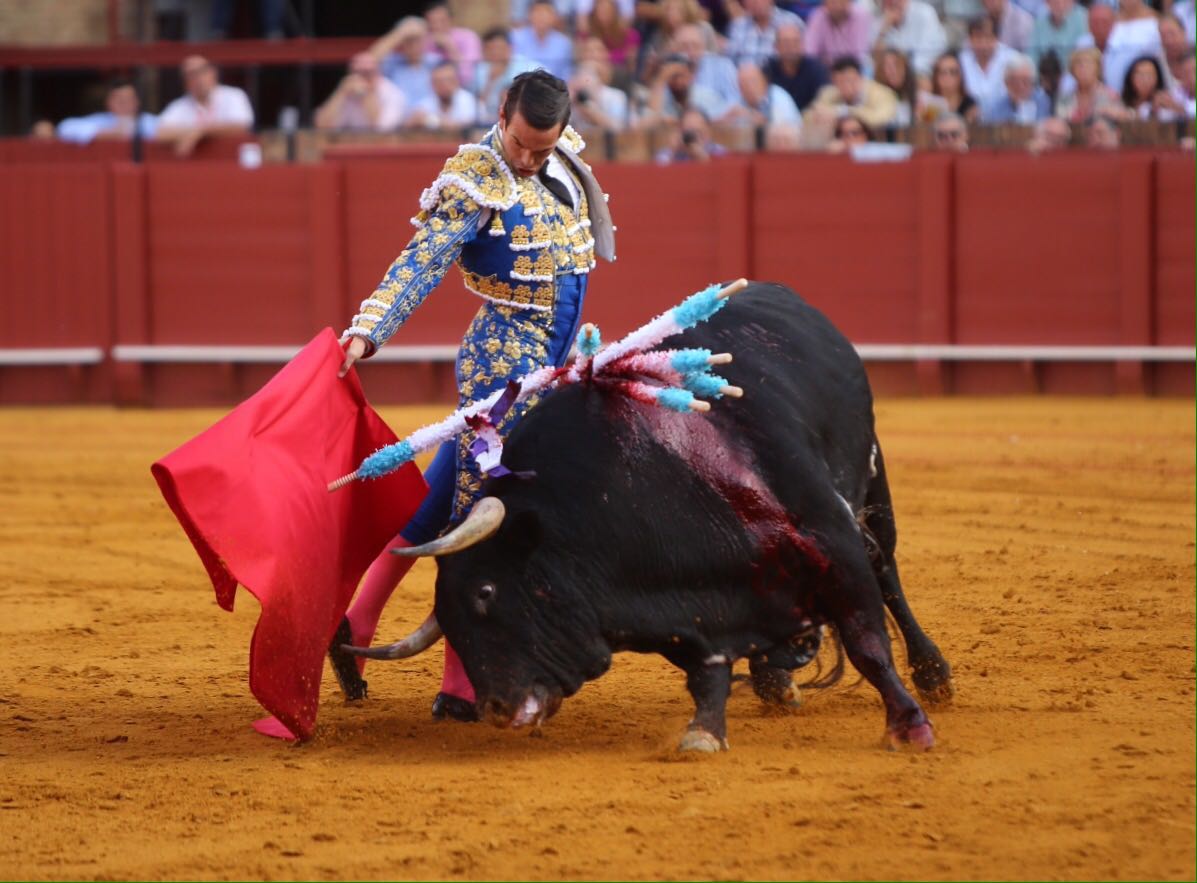 Castella y Manzanares deslumbran en La Maestranza.