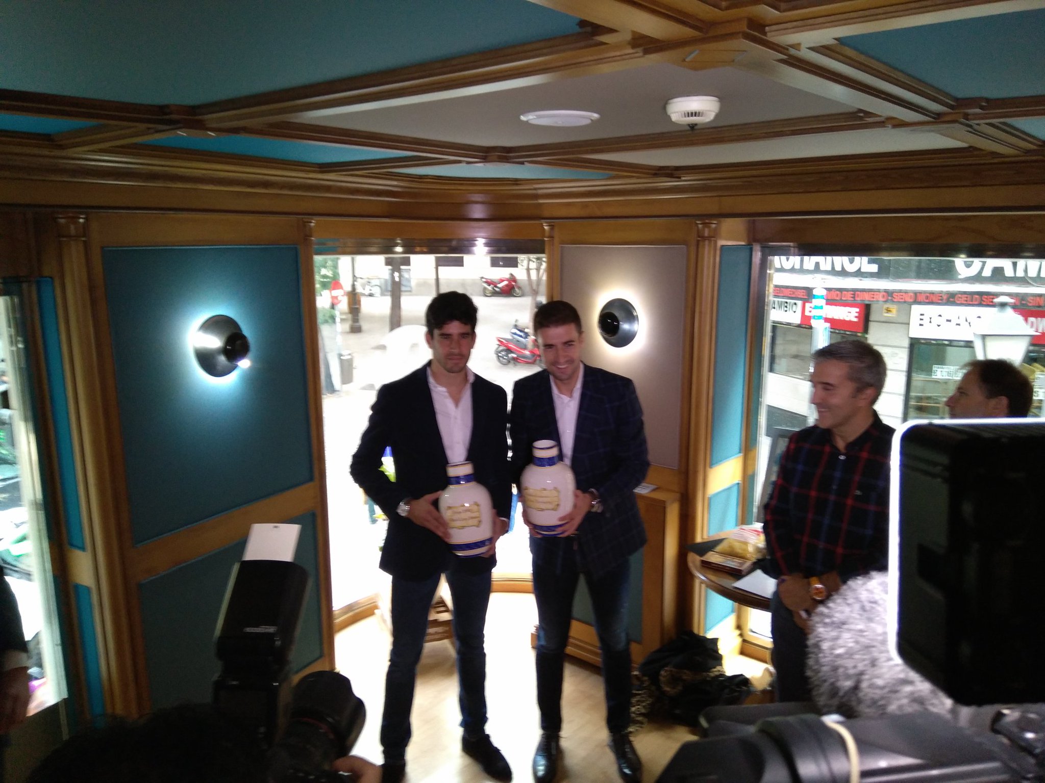 López Simón y Gabi, premios Bucaros de Gredos