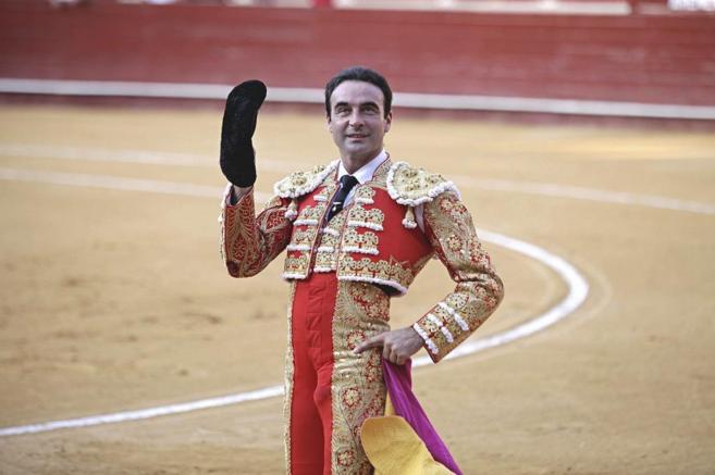 Enrique Ponce regresa quince años después a la plaza de «El Centenario»