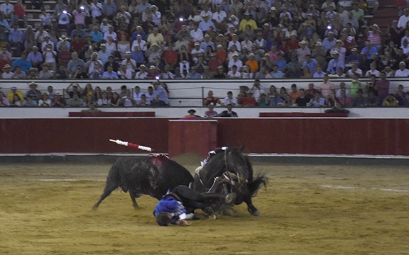 Tarde de triunfos y sustos en Cartagena de Indias
