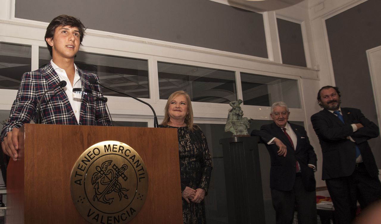 Roca Rey premio al triunfador de Valencia 2016: “Esta ciudad nos da mucho a los toreros»