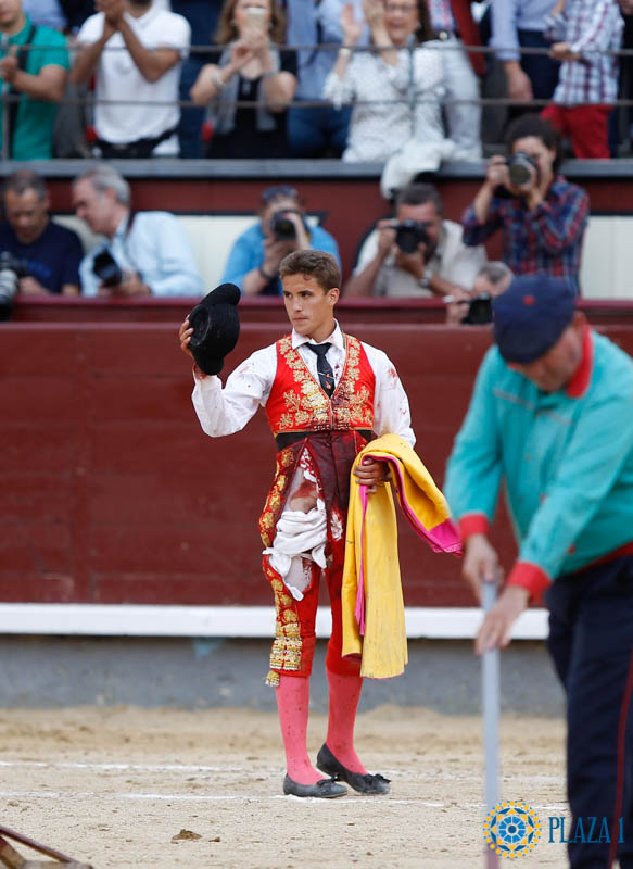 Ovación a la heroicidad de Carretero en Madrid