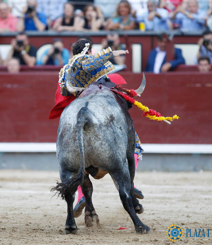 Rafaelillo, dos puntazos en el cierre de San Isidro