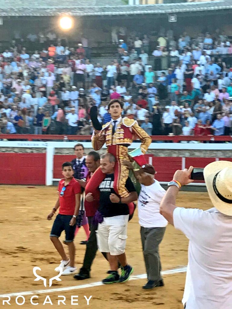 Roca Rey arrolla en Brihuega