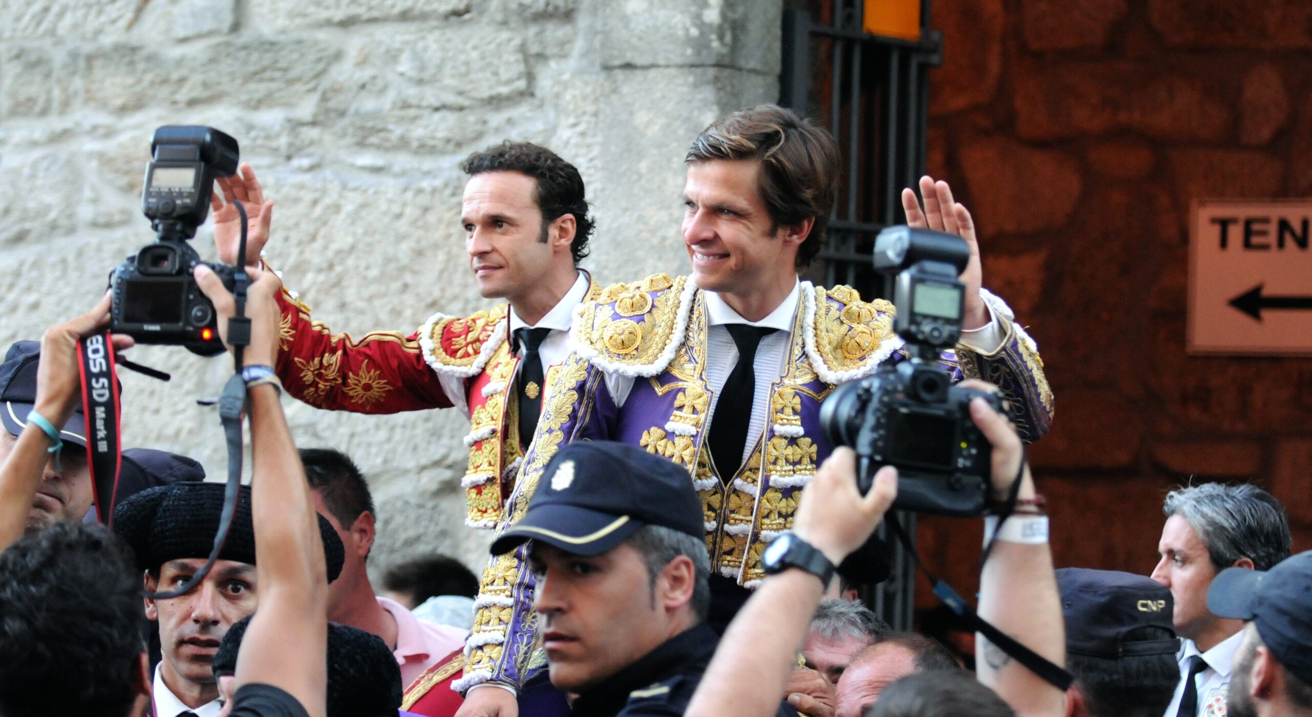 Ferrera y «El Juli» a hombros en la primera de Pontevedra