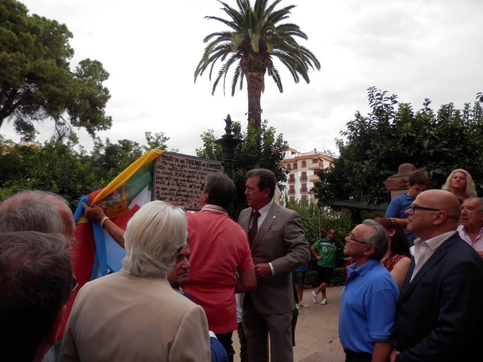 Linares homenajea a sus toreros con el «Paseo de los toreros»