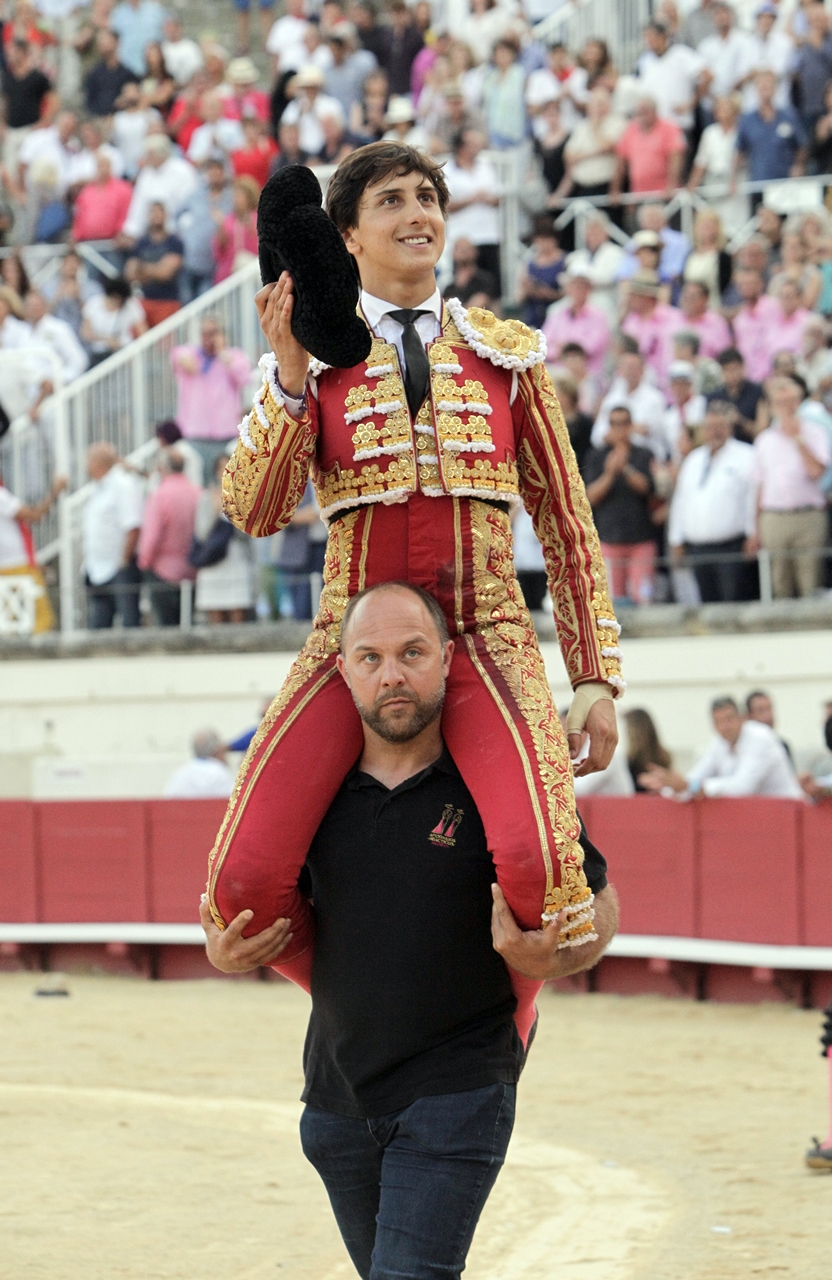 Rotundo Roca Rey en Beziers