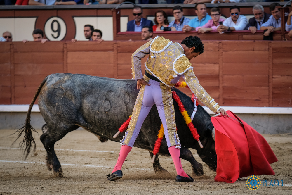 Luis Bolívar y Ana Romero pisan fuerte en Las Ventas