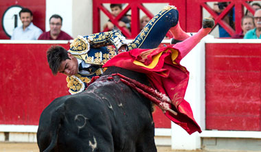 Jesús Enrique Colombo, cornada envainada en Albacete