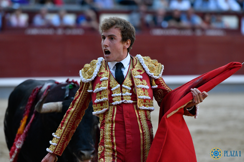 Román roza la gloria en Las Ventas