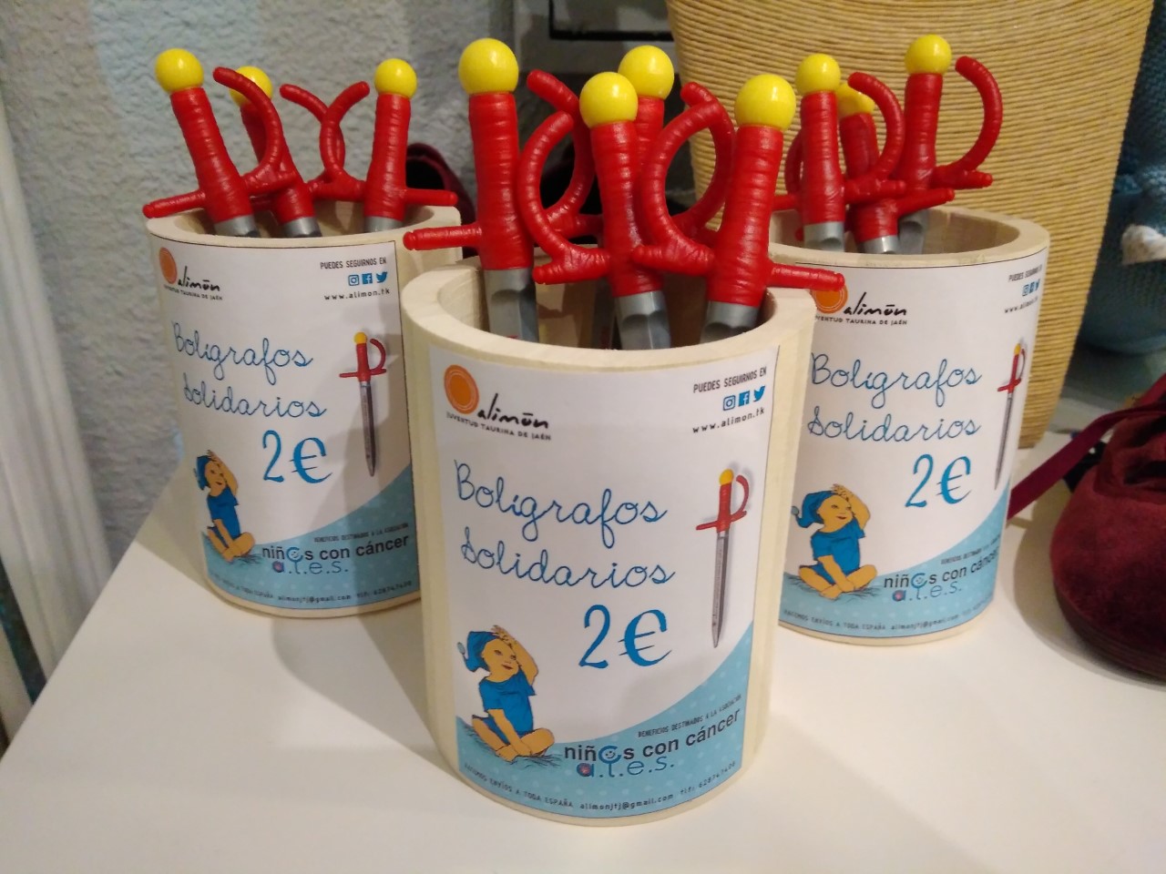 Alimón solidario con sus bolígrafos-estoque. Participa!!