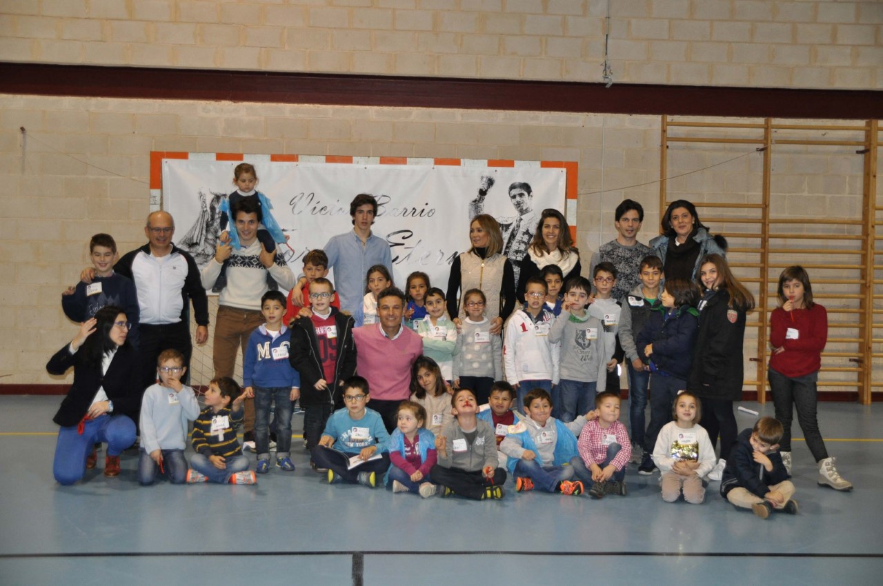 Víctor Barrio reúne de nuevo en Sepúlveda a los niños por navidad