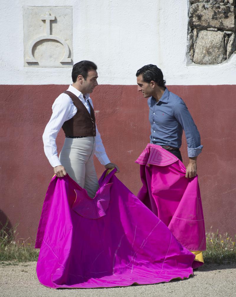 Enrique Ponce apoya el monumento a Iván Fandiño en Bilbao