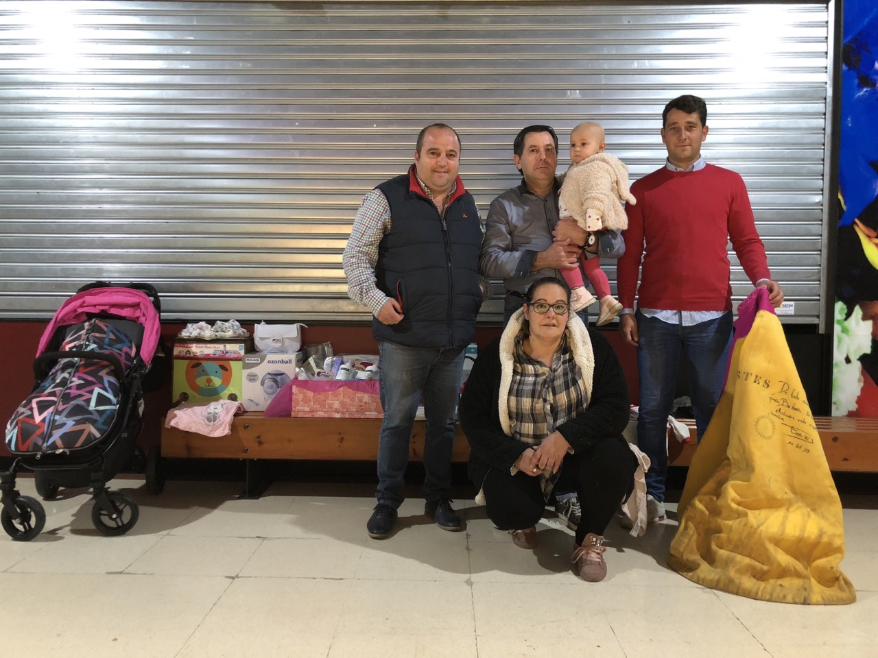 Jiménez Fortes hace sonreir a la niña Bárbara