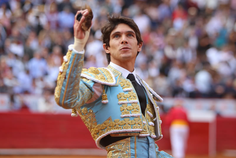 Castella se impone en el aniversario