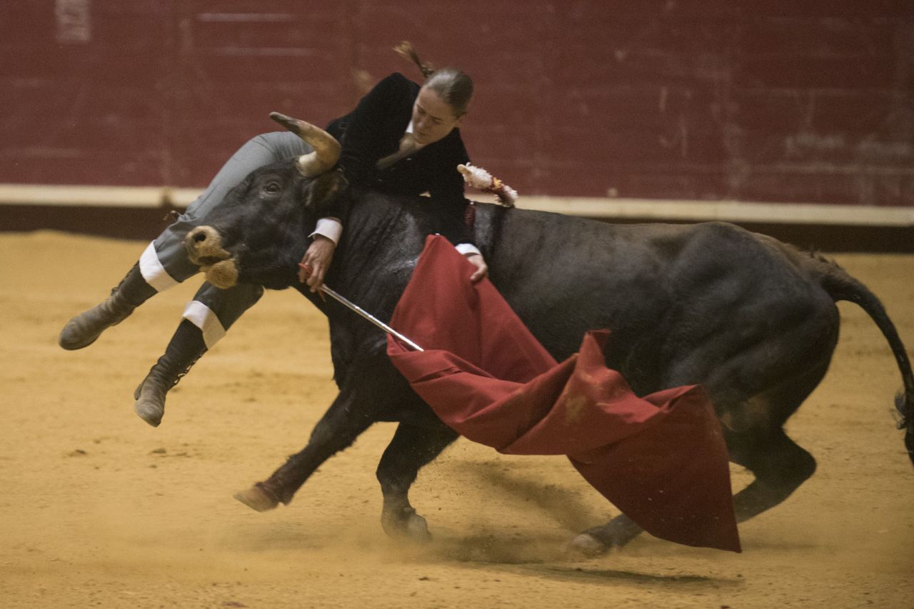 Rocío Romero sufre un percance en La Flecha