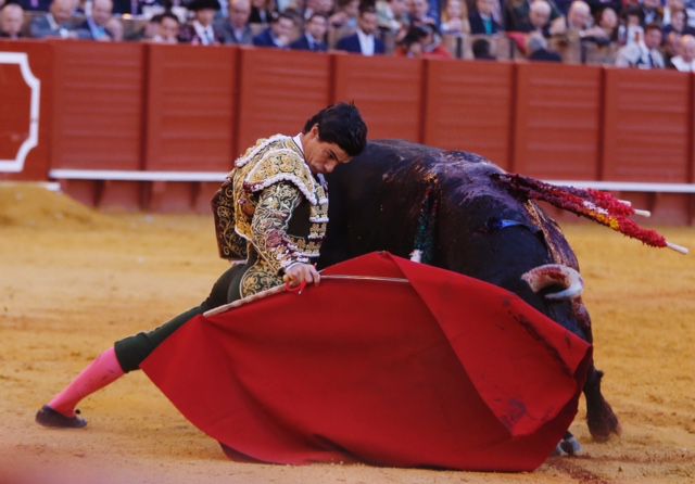 Pablo Aguado arranca una oreja de ley en Sevilla
