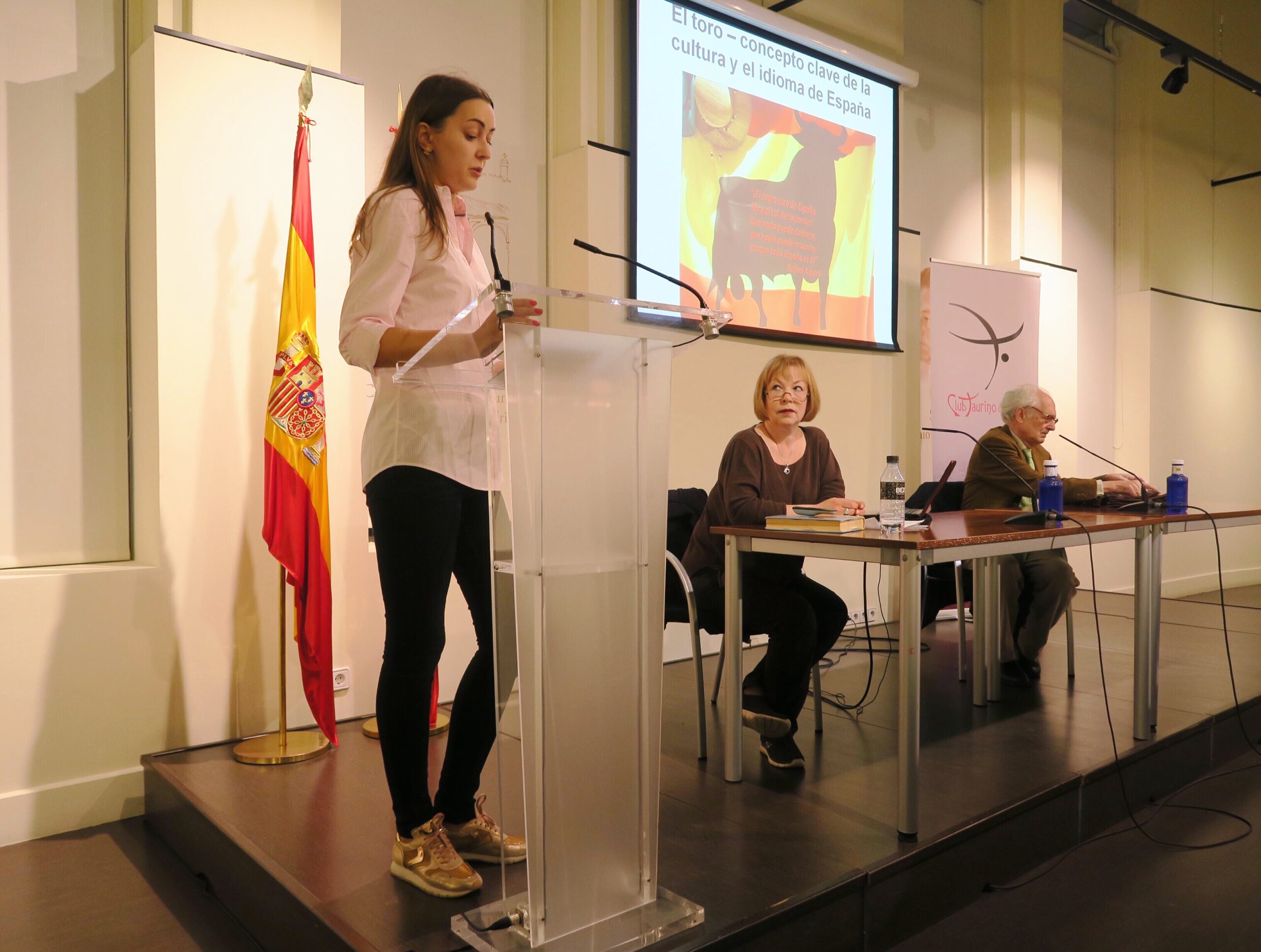 El Club Taurino de Rusia ha celebrado una conferencia sobre el toro y su relación con la cultura y el idioma de España