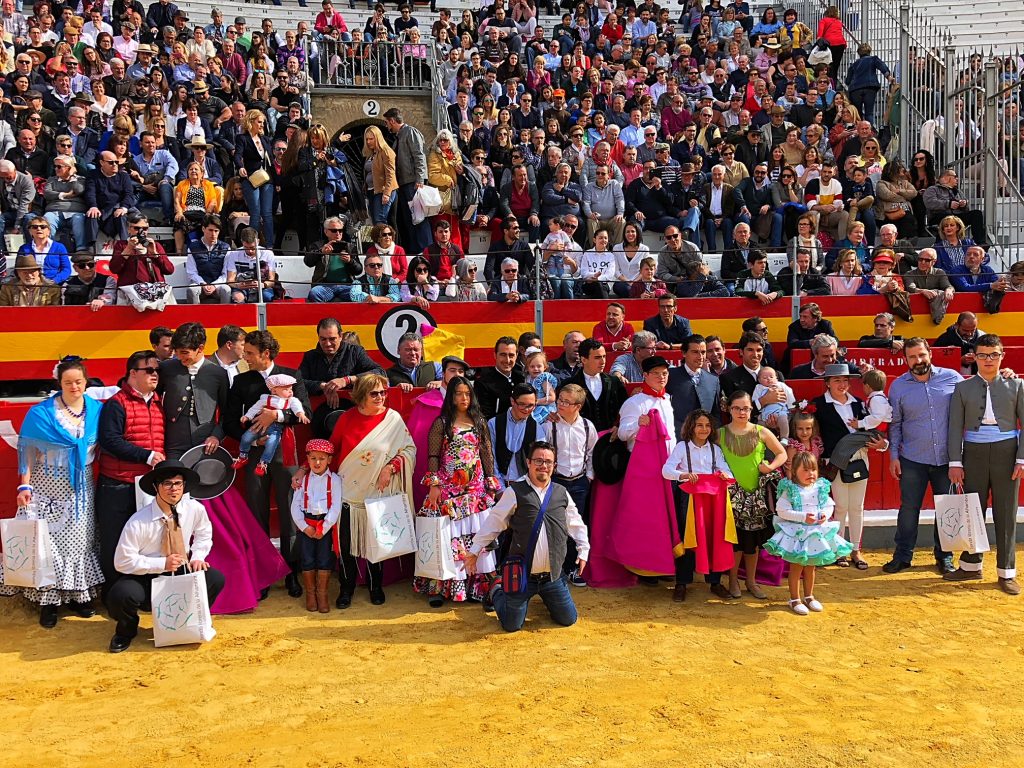 El Fandi, Díaz y Marcos a hombros en Granada y Galdós y Finito, oreja