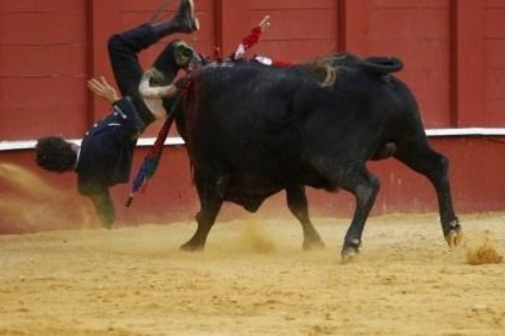 Leonardo Hernández sufre un grave percance en Baeza que pone en peligro San Isidro