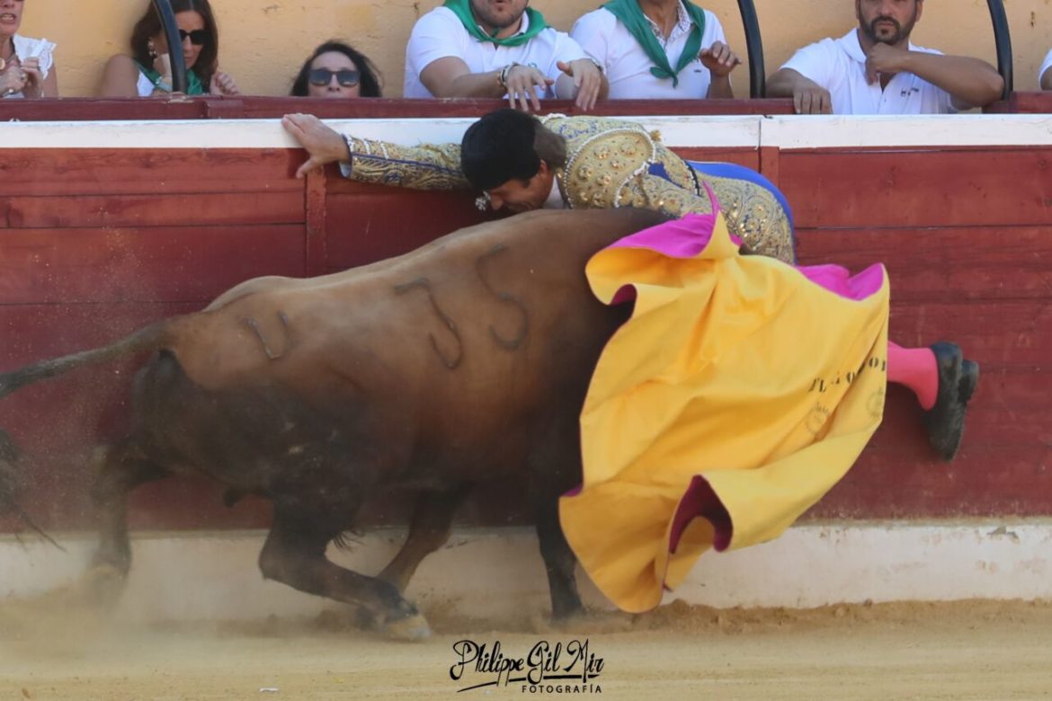 El CordobÃ©s ha sufrido una aparatosa cogida en Huesca